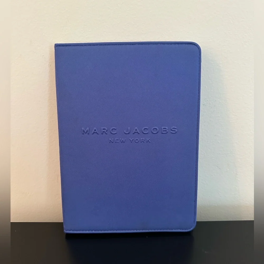 Marc Jacobs Tablet Cover and Stand– Blue
